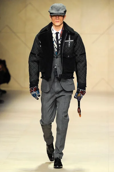 Look 32